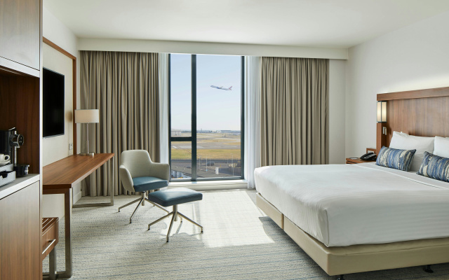 Courtyard by Marriott London Heathrow Airport