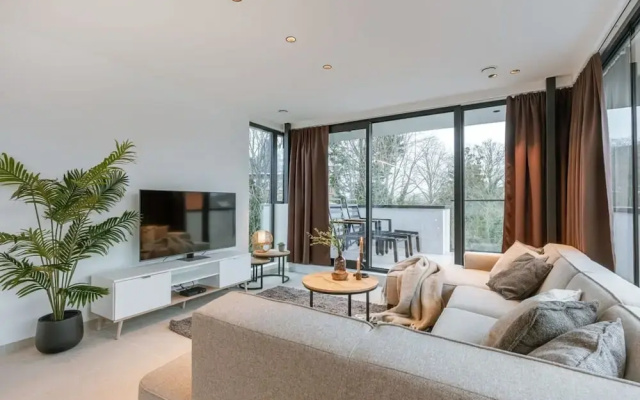 Apartment With two Large Terraces