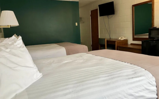 Four Winds Motel