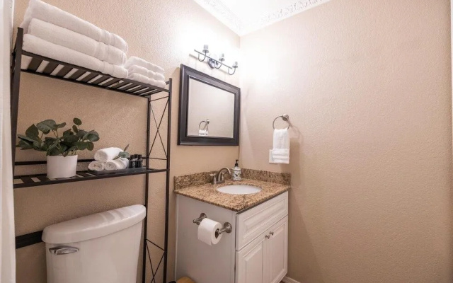 Mesa Garnet 4 Bedroom Home by RedAwning