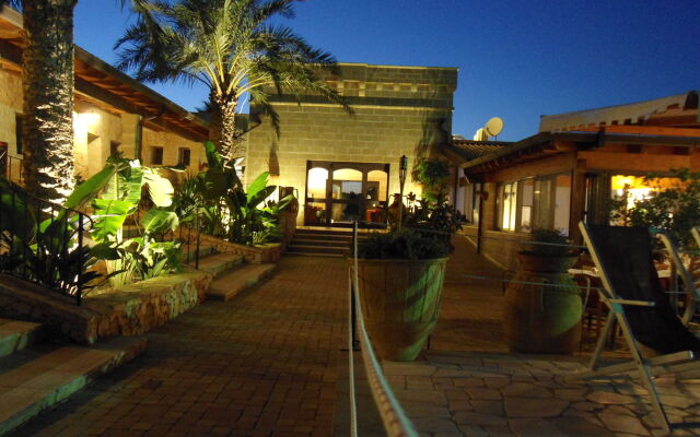 Hotel Masseria Resort Le Pajare Пресичче вид на фасад