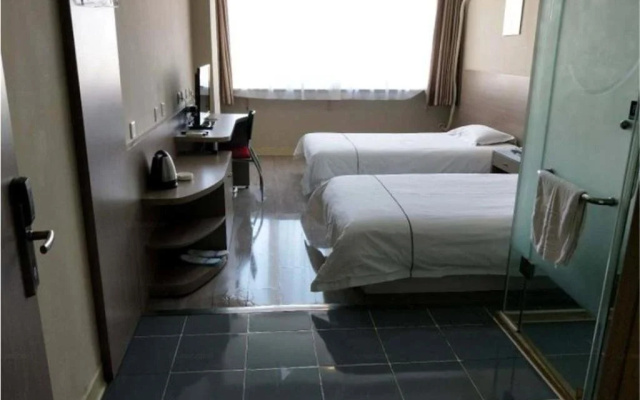 Yijia 365 Hotel Chain (West Street Museum Subway Station Branch)