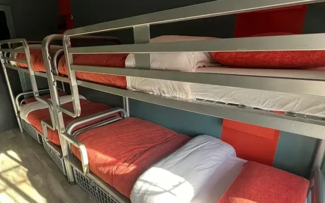 Brú Bar & Hostel