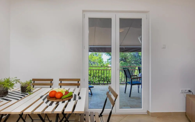 Stunning Home in Malinska With Wifi and 3 Bedrooms