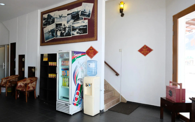 OYO 619 Grand City Hotel 2