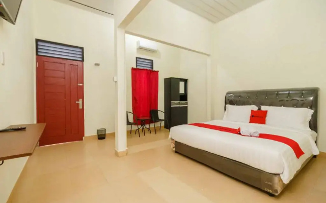 Formerly RedDoorz Plus @ Setiabudi Medan 4