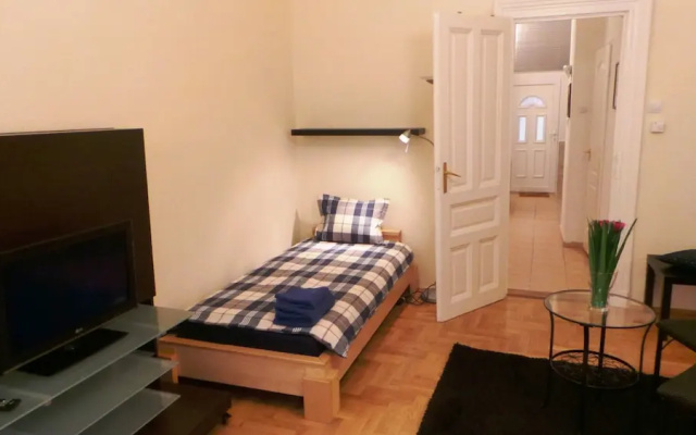 Mandy Apartments