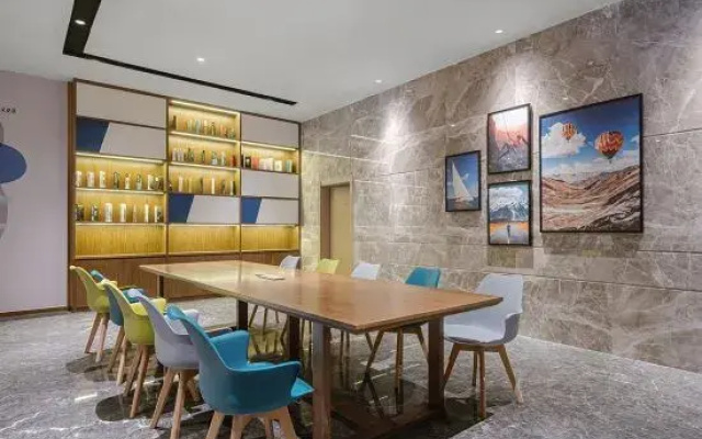 Kyriad Hotel (Nanchong Jialing Branch)