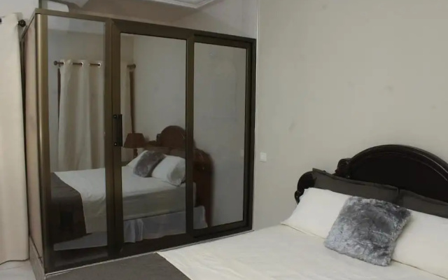 Rose Leat Elegant Bed & Breakfast