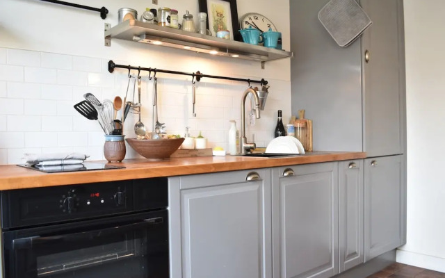 Cosy 1 Bedroom Flat in Paris With Terrace
