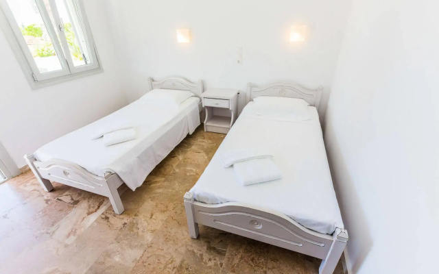 Roses Beach Hotel