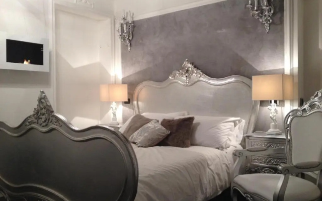 DRRome Spanish Luxury Suites