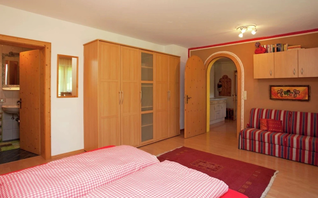 Cozy Couple or Group Chalet in Fgenberg Near Ski Slopes