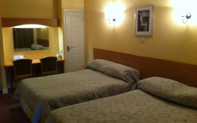 The Town & Country Lodge