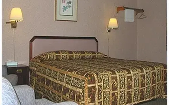 Red Carpet Inn Denver