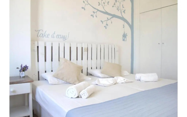 Livadia Seaside Studios 8