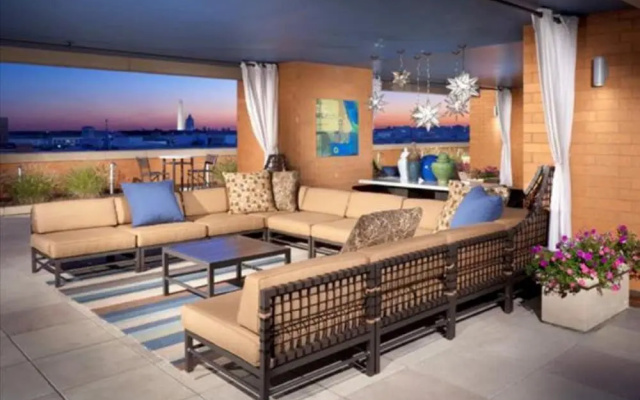 Bluebird Suites at Mt. Vernon Triangle