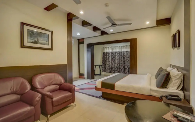 Collection O 30111 Hotel Miland Palace