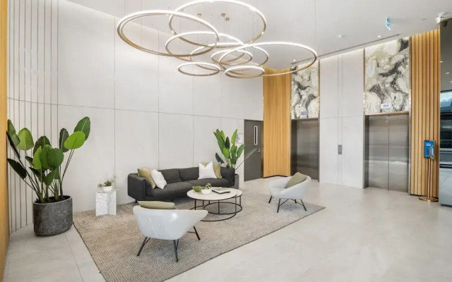 Elegant 2-bed With Superb Views & Amenities