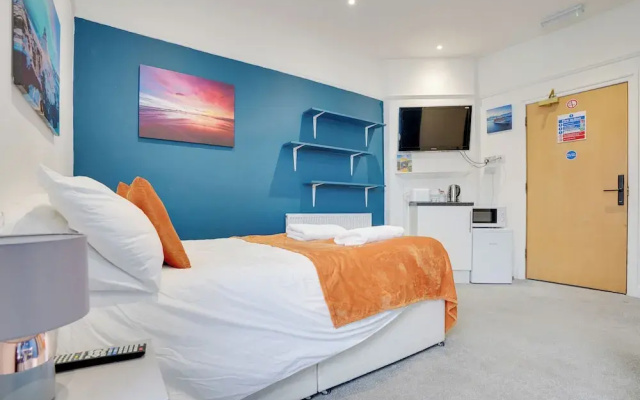 Homesly Guest Rooms - Self Checkin