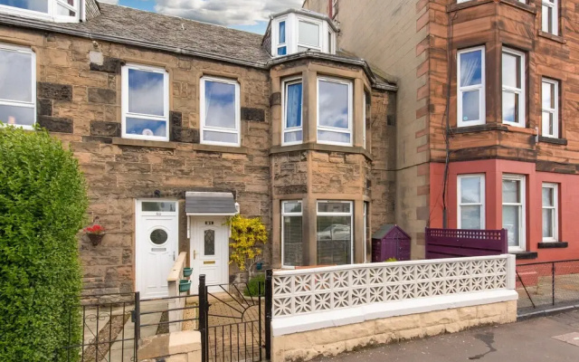 414 - Lochend Road Apartment