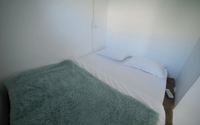 Mathe Apartments 4
