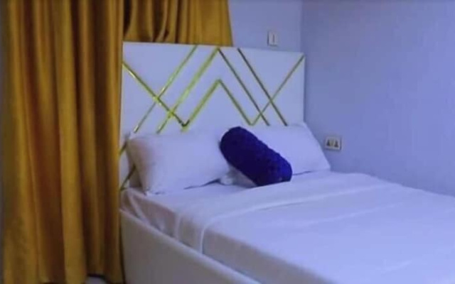 FourJ Hotel and Suites