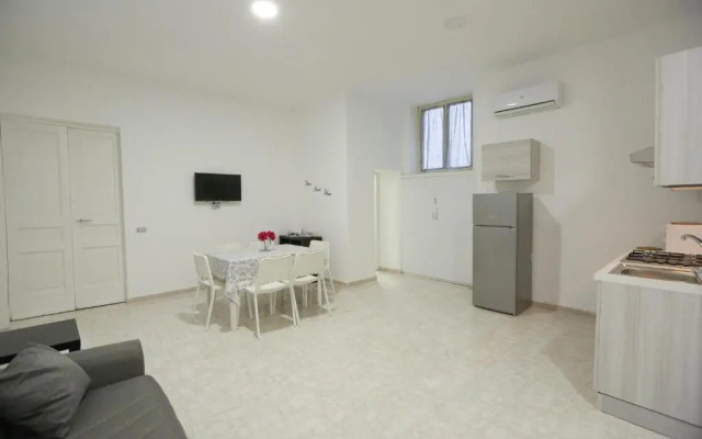 Central House Decumano Superiore by Dimorra