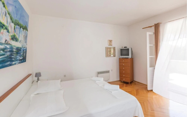Amazing Home in Makarska With Wifi and 3 Bedrooms