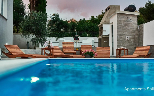 Salis Apartments