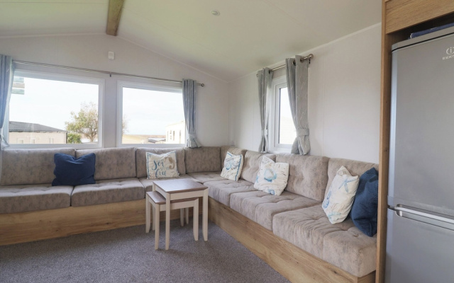 39 Greenlands, Littlesea Holiday Park