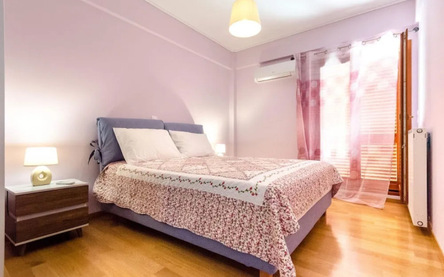 Leo - Unique Glyfada Apartment