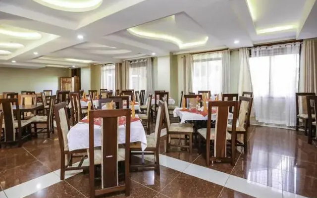Maxland Hotel Juja