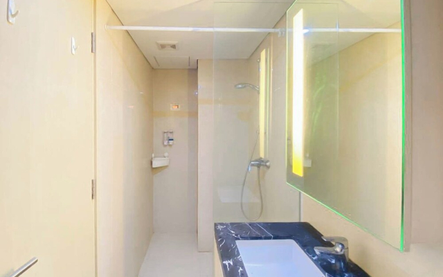 Compact And Comfortable Studio At Apartemen Warhol (W/R) Residence