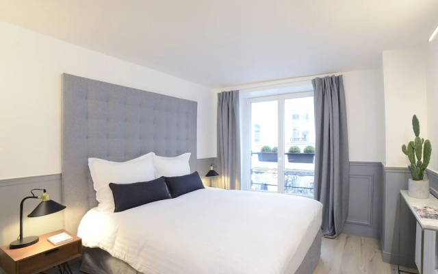 Luxury 4BDR Le Louvre I by Livinparis