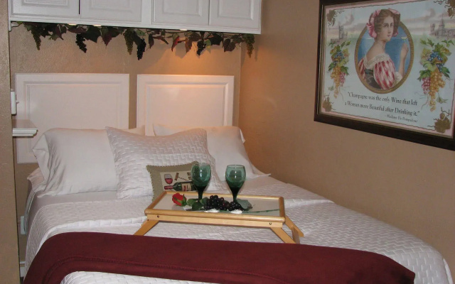 Cottonwood Hotel