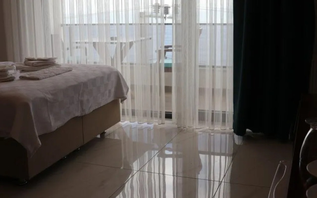 The Lavington Hotel