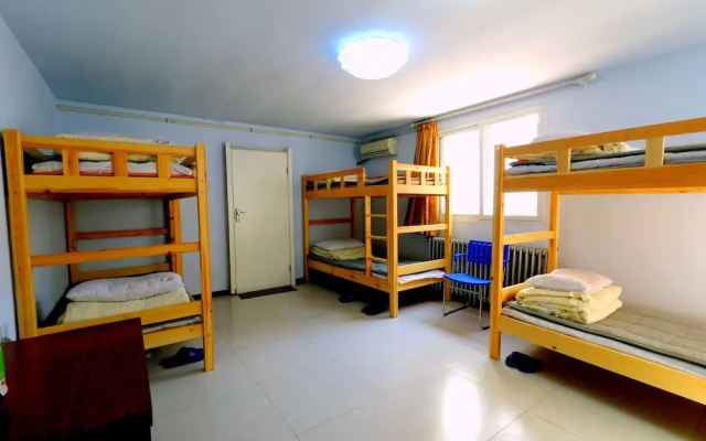 First Met Hostel