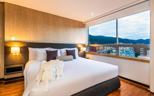 One Sixteen Hotel