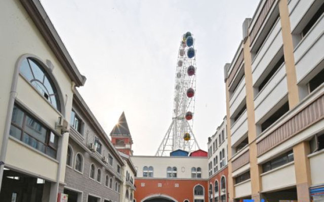 Yuezhijia Business Hotel (Huoshan Ferris Wheel Passenger Transport Center)