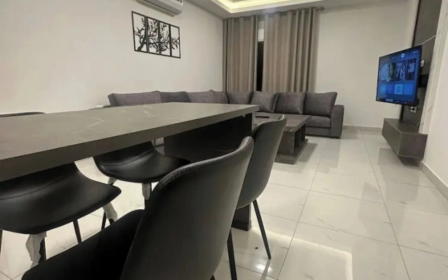 JRE Cozy Home Near All Services 20