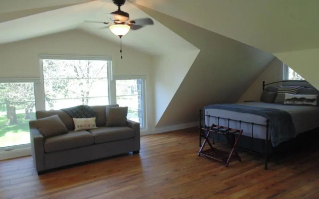 Carriage House On Kent