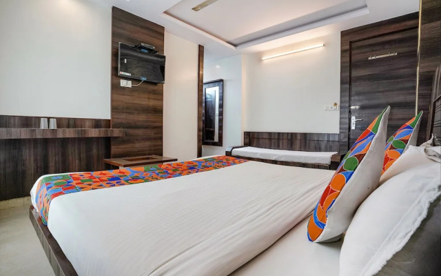 Fabhotel Kingdom Sai