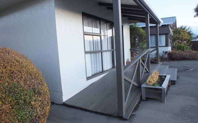 Econo Lodge Canterbury Court in Christchurch, New Zealand from 87$, photos, reviews - zenhotels.com hotel front
