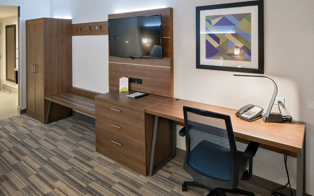 Holiday Inn Express Red Deer North by IHG