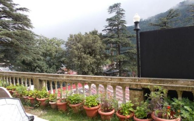 Hotel Rajmahal in Nainital, India from 94$, photos, reviews - zenhotels.com