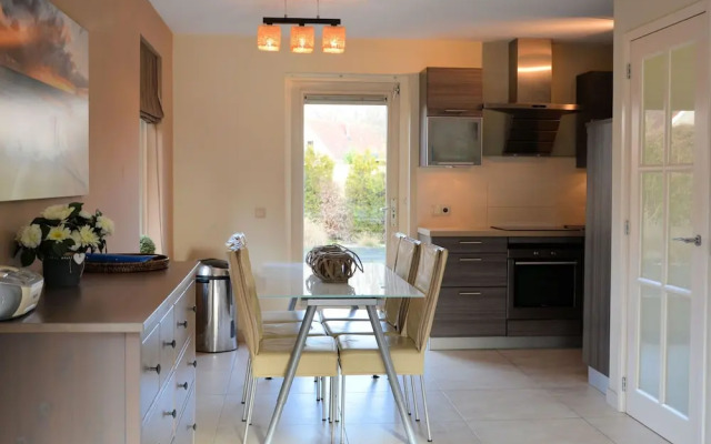 Comfy Holiday Home in Noordwijkerhout near Beach