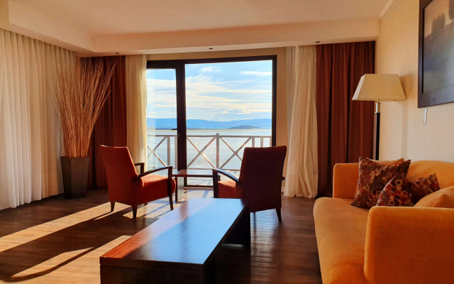 Xelena Hotel & Suites
