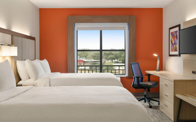 Holiday Inn Express & Suites Mt. Pleasant by IHG