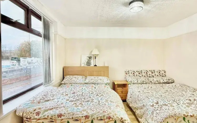 3bedroom Entire House in Stockport Town Manchester